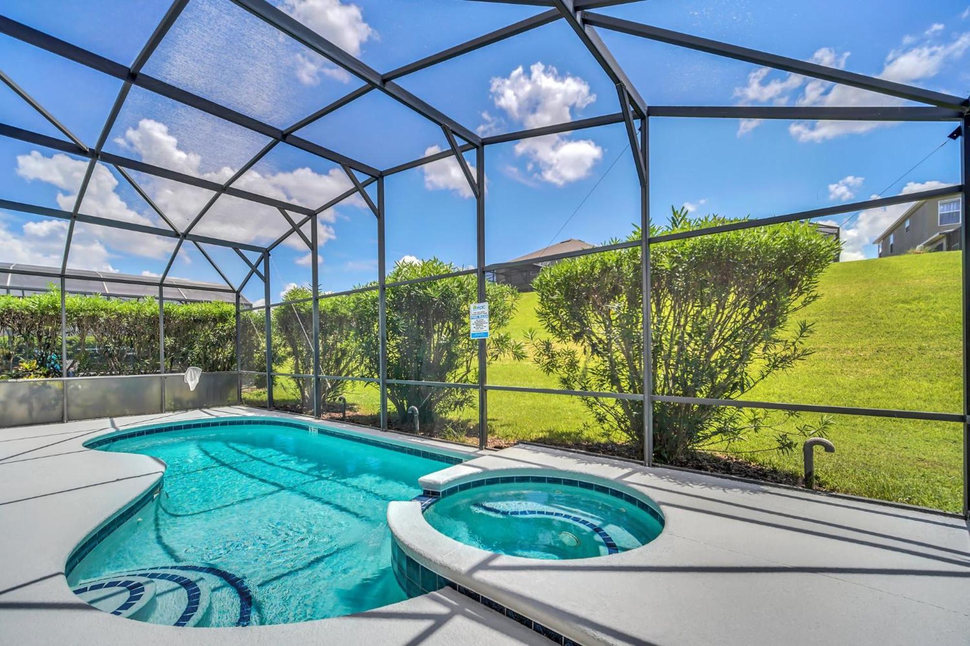 Emerald Island 6 Bedroom 4 Bathroom Luxury