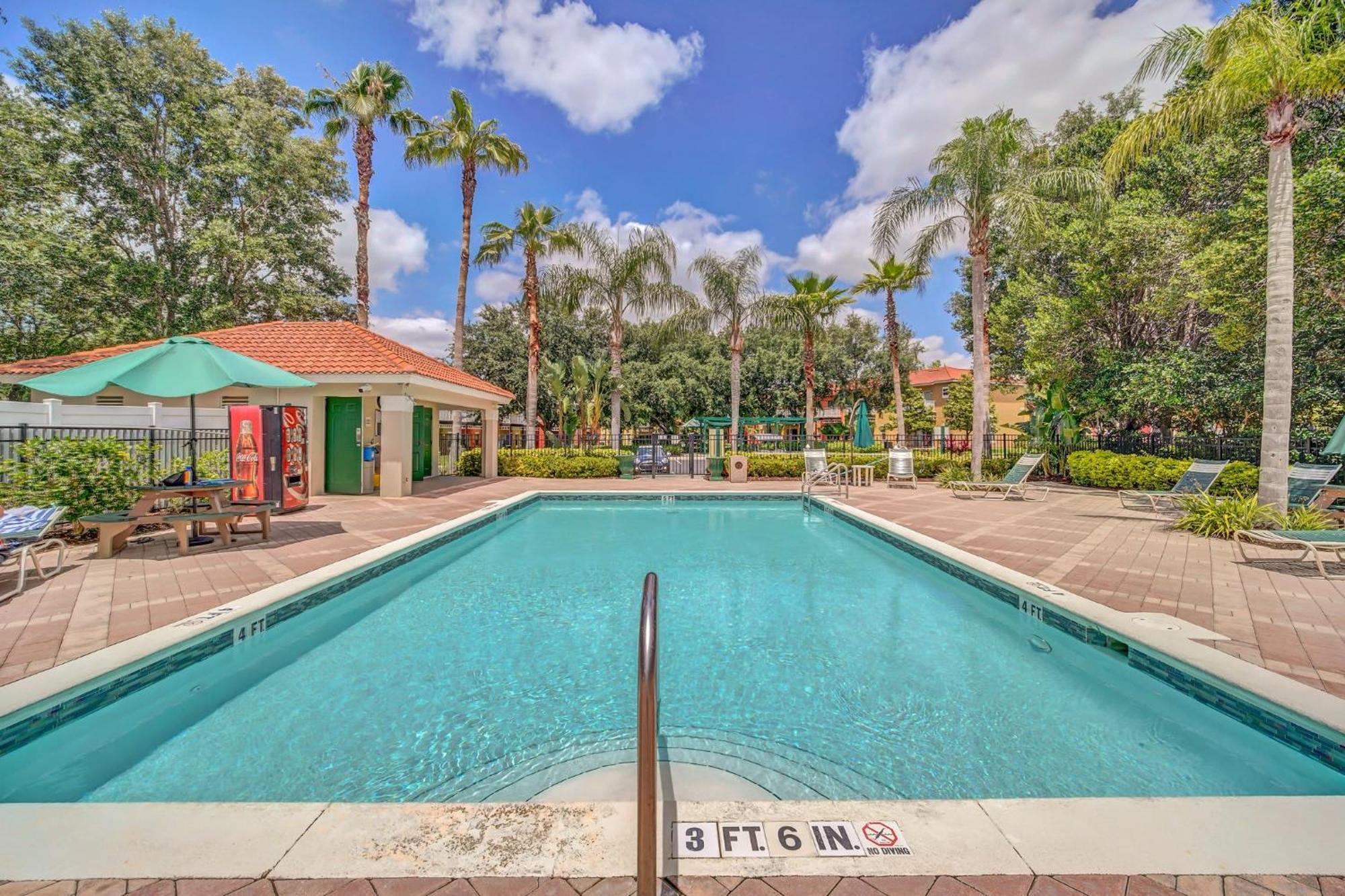 Emerald Island 6 Bedroom 4 Bathroom Luxury